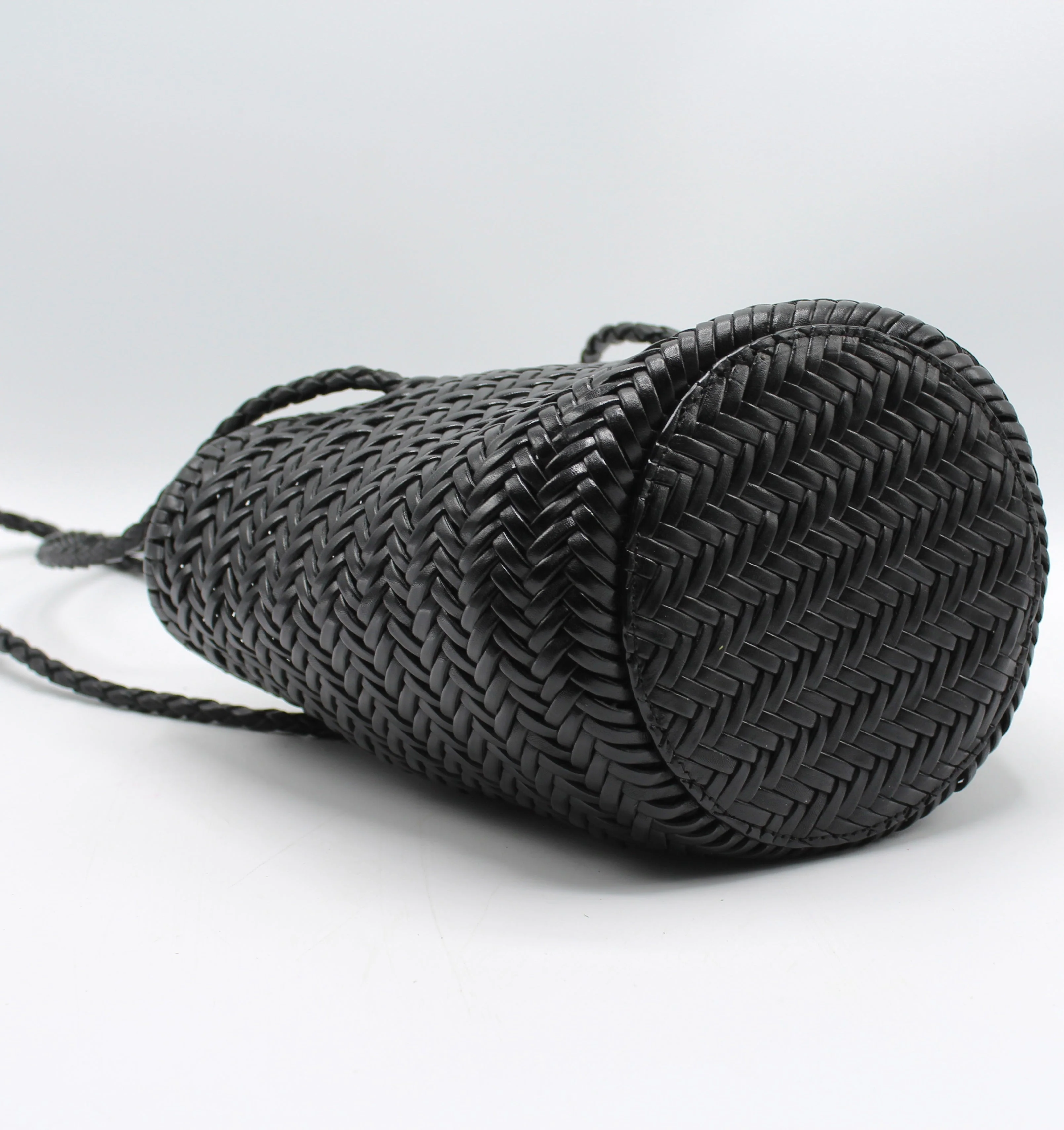 Carmel - Hand Woven Full Grain Leather Bucket Bag Black - Image 3