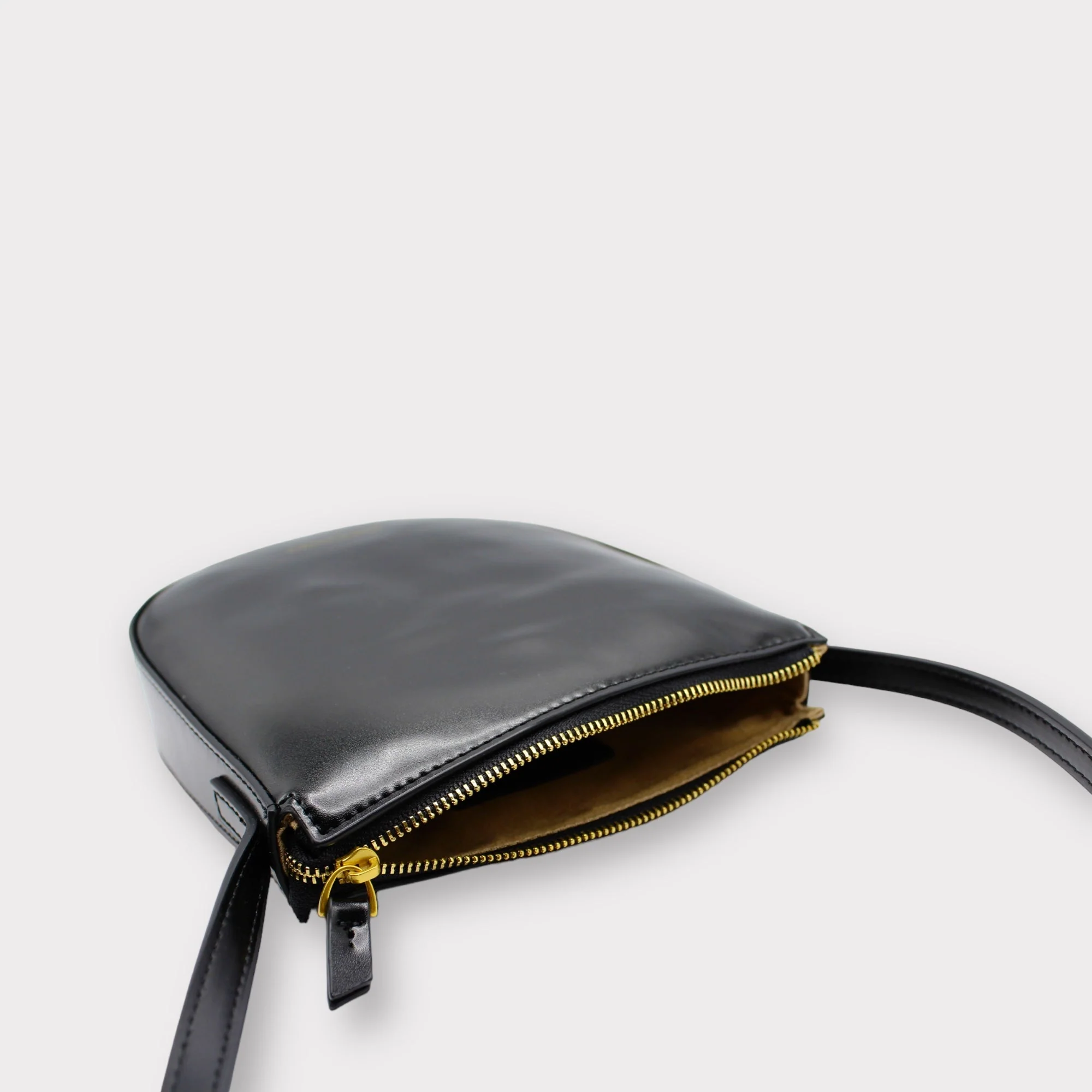 Eva - Apple Leather Crossbody Bag - Black - Image 5
