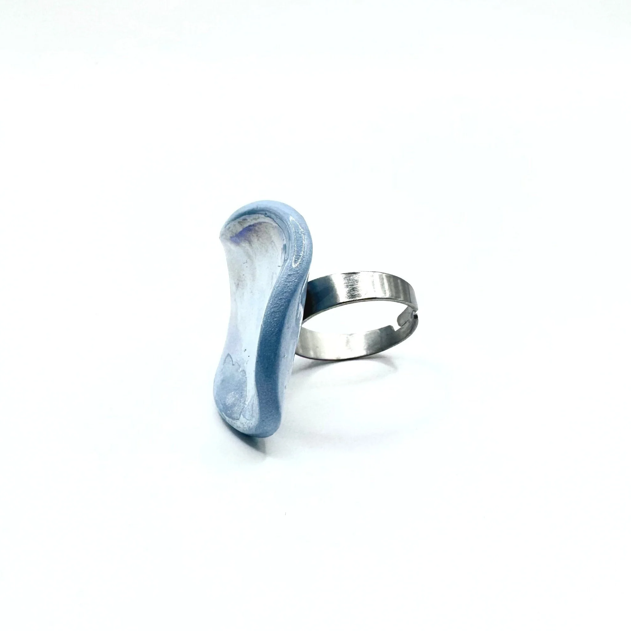 Perla | Handcrafted pearl light blue ceramic ring - Image 4