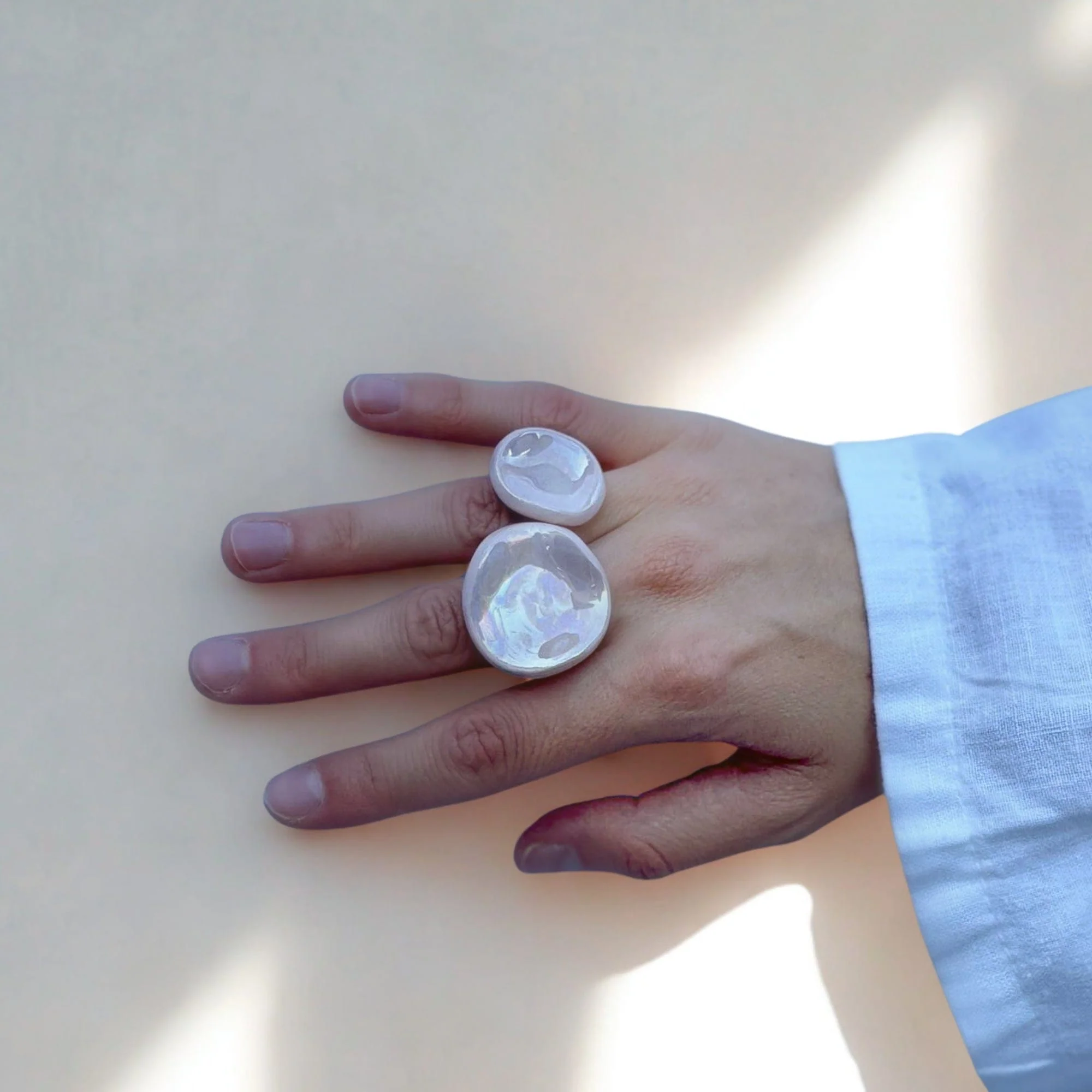 Perla | Handcrafted pearl-pink ceramic ring - Image 4